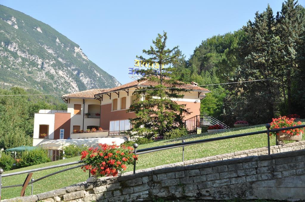 Hotel Terme Di San Vittore Дженга Екстериор снимка