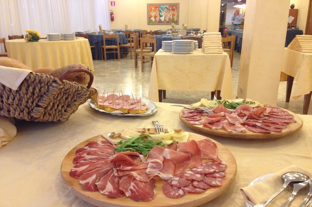 Hotel Terme Di San Vittore Дженга Екстериор снимка
